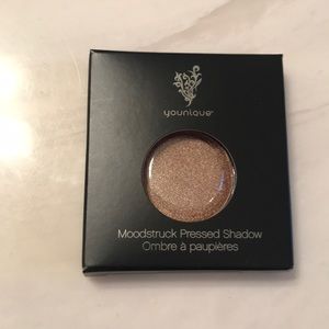 Younique Shadow refill in antsy